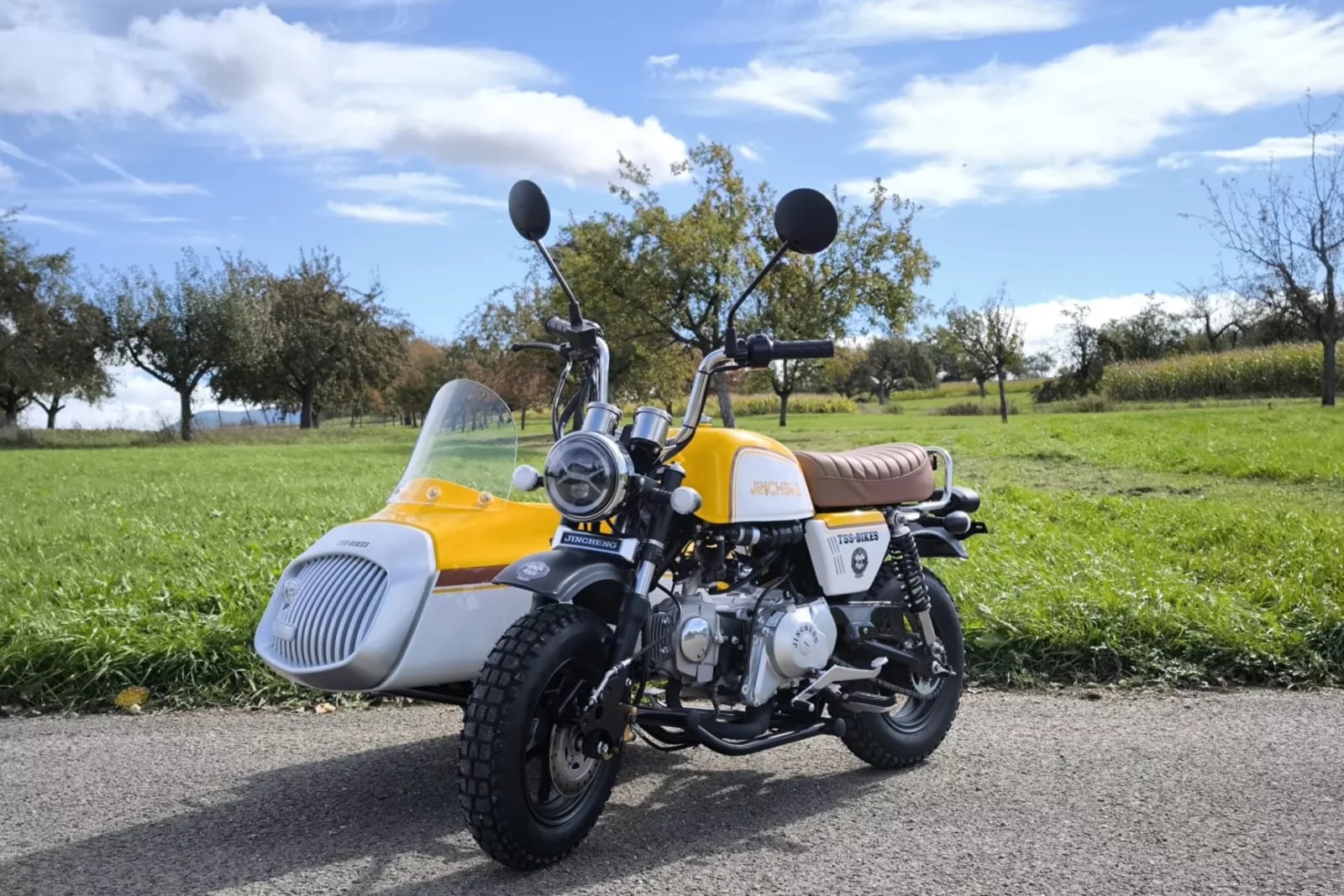 Ten motocykl wygląda jak zabawka, ale ma jedną przewagę nad poważnymi maszynami