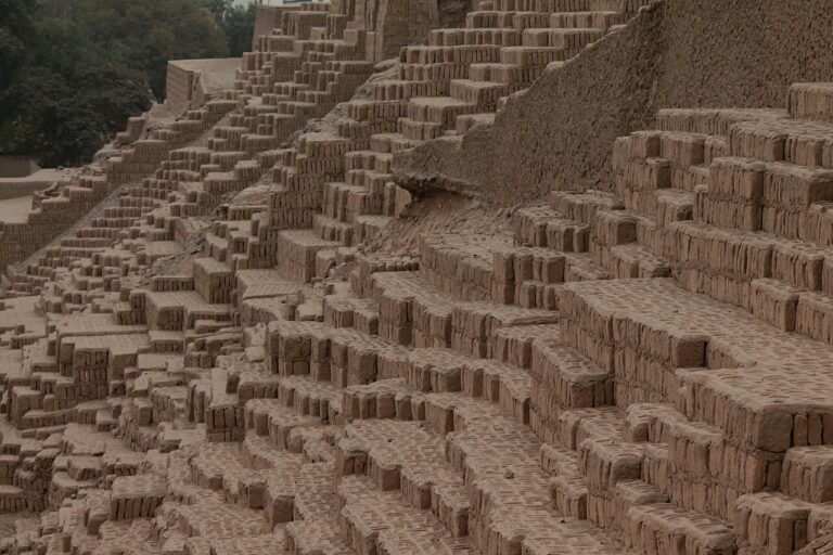 Tajemniczy szkielet u stóp piramidy. Archeolodzy odnaleźli w Peru szczątki sprzed wieków