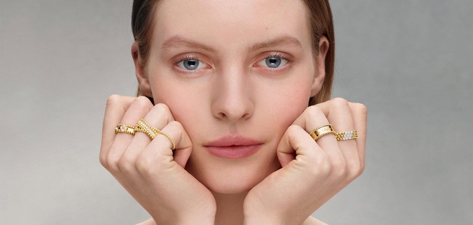 Ponadczasowe perły powracają w nowej serii Van Cleef & Arpels. Retro to nowe dzisiaj