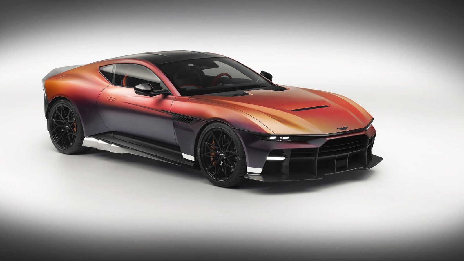 Aston Martin wciska gaz do dechy i jednocześnie ogranicza sprzedawaną ilość nowego supersamochodu