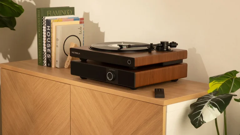 Gramofon dla pokolenia Spotify. Victrola połączyła winyle z wygodą