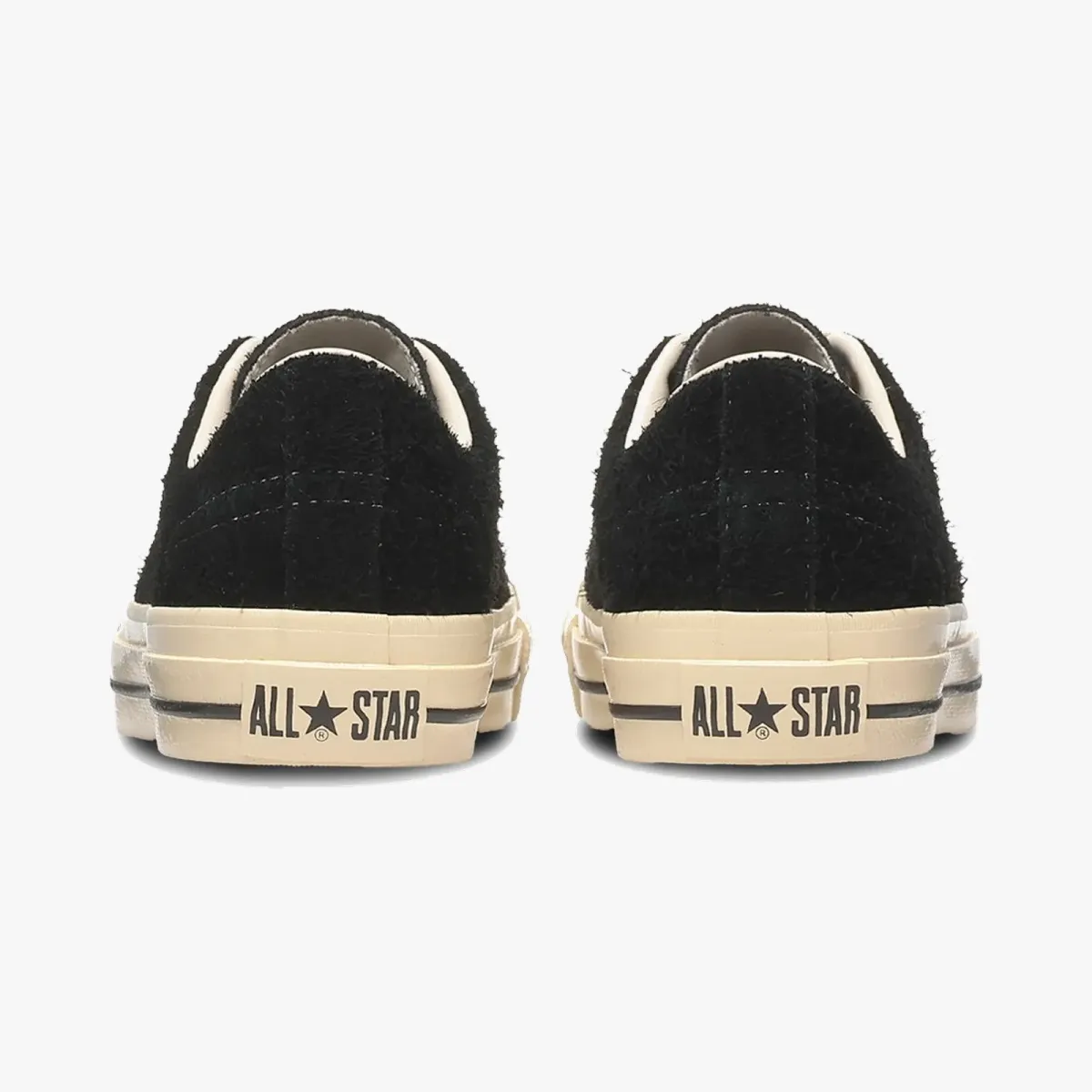 Wyglądają jak One Stary z lat 90. Converse postarzył je jeszcze w fabryce