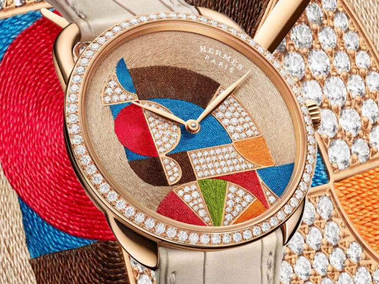 Zegarek czy miniaturowa tkanina? Hermès wykorzystał niemal 400 jedwabnych nici