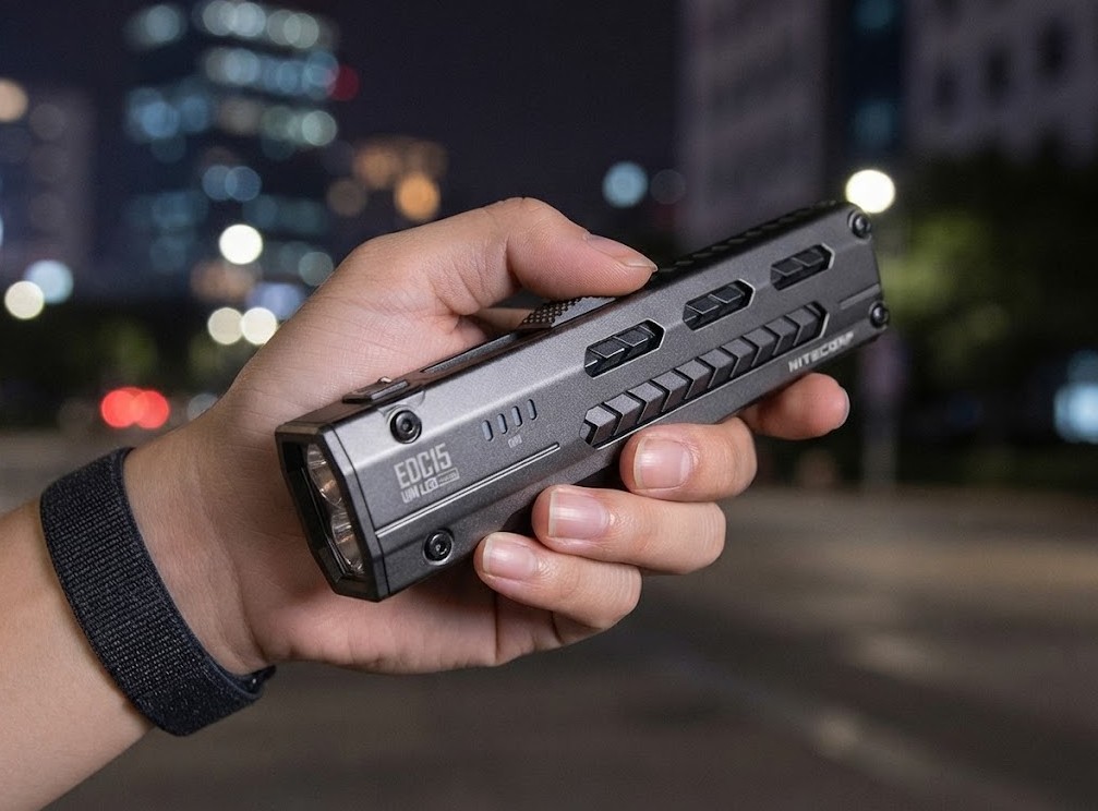 Nitecore EDC15 zmieści się w każdej kieszeni. A do tego wykryje to, czego nie widać gołym okiem