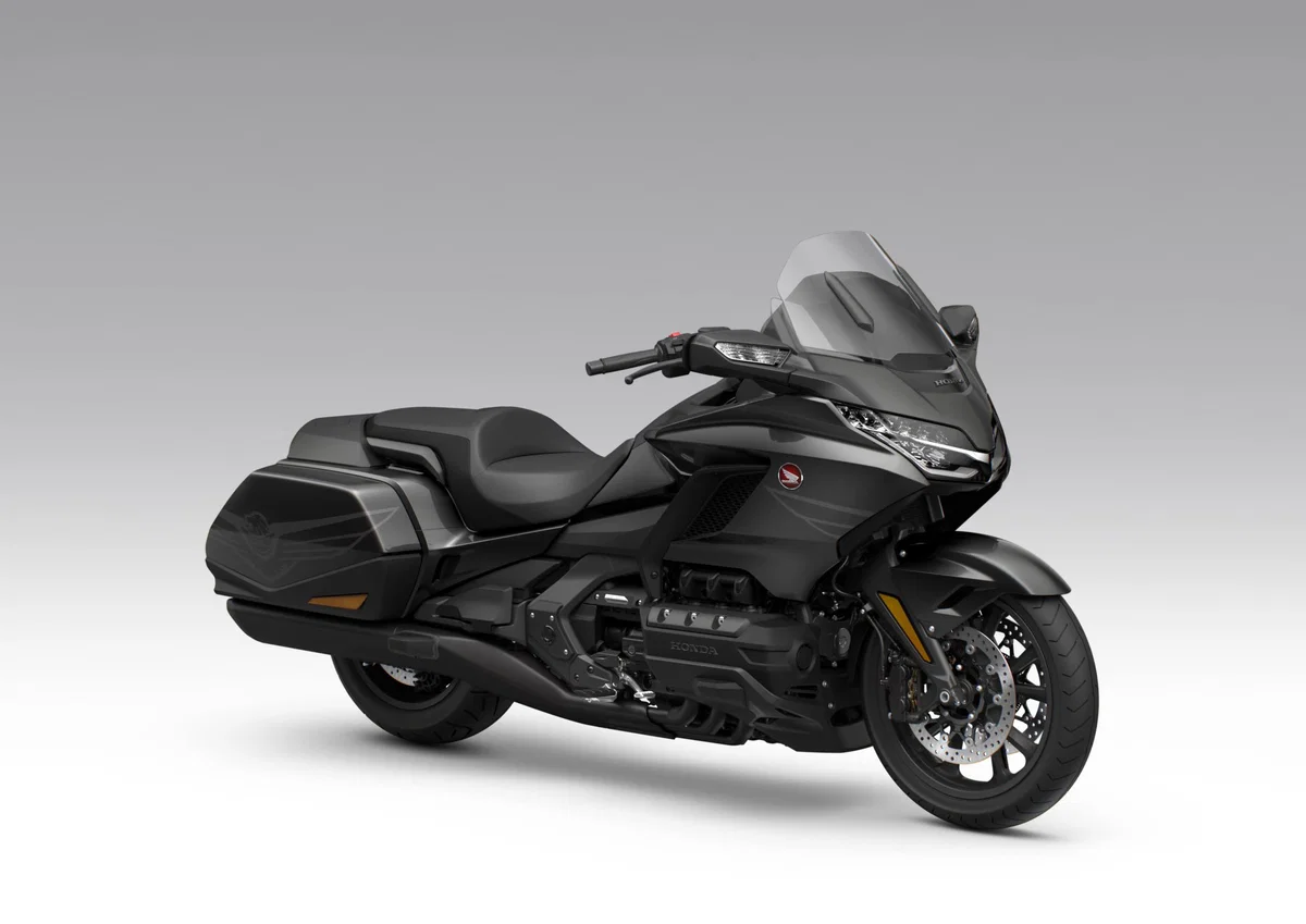 Gold Wing ma 50 lat za sobą i nadal nie potrzebuje rewolucji. Honda odświeża flagowy model
