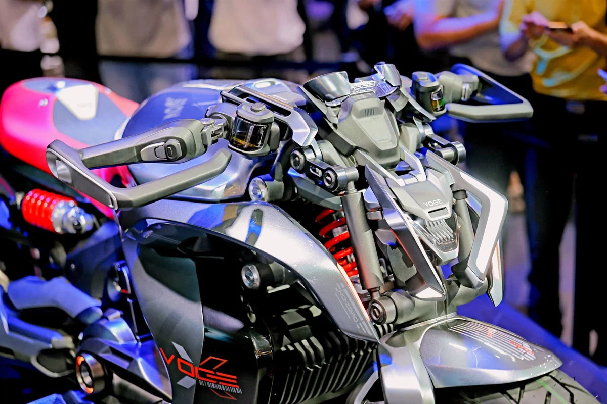 Elektryczny moment i benzynowy zasięg. Voge ma własny pomysł na motocykl przyszłości