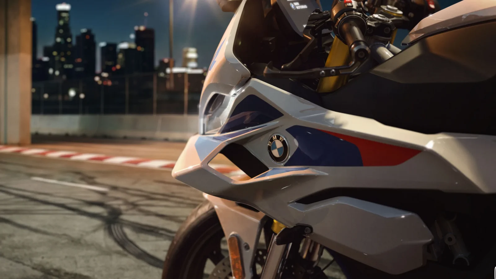 BMW zrobiło małego superbike’a w świetnej cenie. Wygląda jak znacznie droższa maszyna