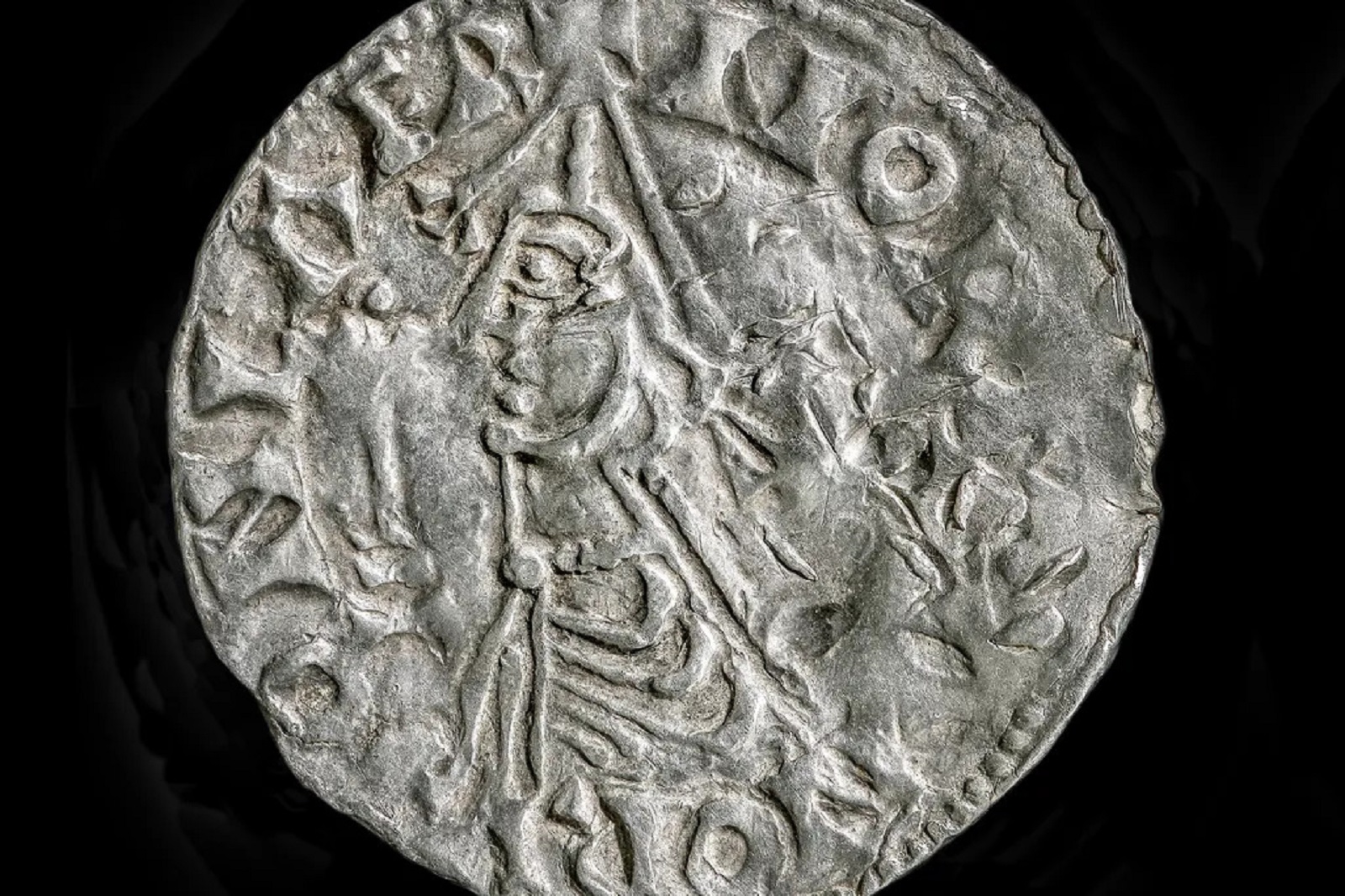 Znaleźli tysiące monet wikingów, ale to jedna wywołała sensację. Archeolodzy mówią o fenomenie na światową skalę
