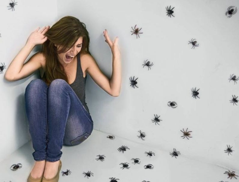 Lęk przed utratą telefonu, przed zakochaniem się. Skąd biorą się fobie i jak je leczyć?