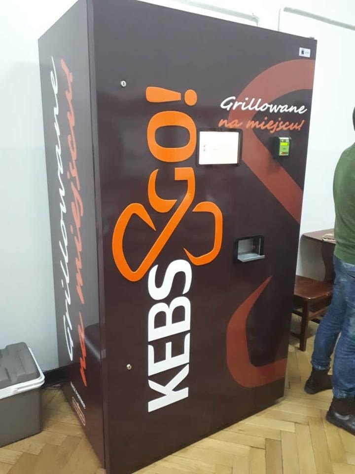 “To prawdziwe szaleństwo!”. Pierwszy w Polsce automat z kebabem