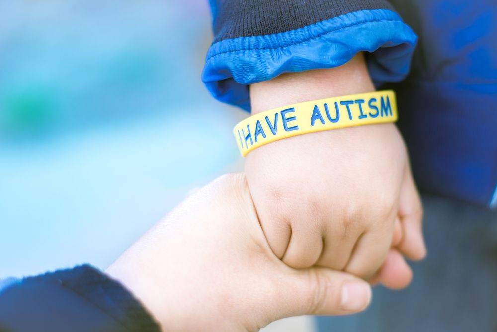 Przyczyny autyzmu nie są do końca poznane. Jakie sygnały powinny zaniepokoić rodziców i specjalistów?