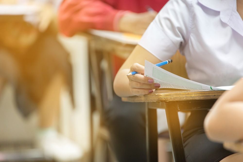 System edukacji jest toksyczny? “Presja, którą nakłada na dziecko szkoła, przenoszona jest często na relacje rodzinne”