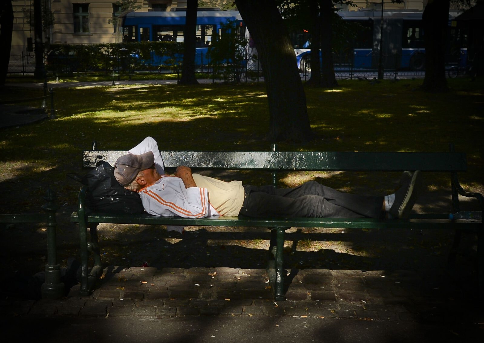 Smutek żula czyli niedziela bez marketu. Felieton Łukasza Orbitowskiego