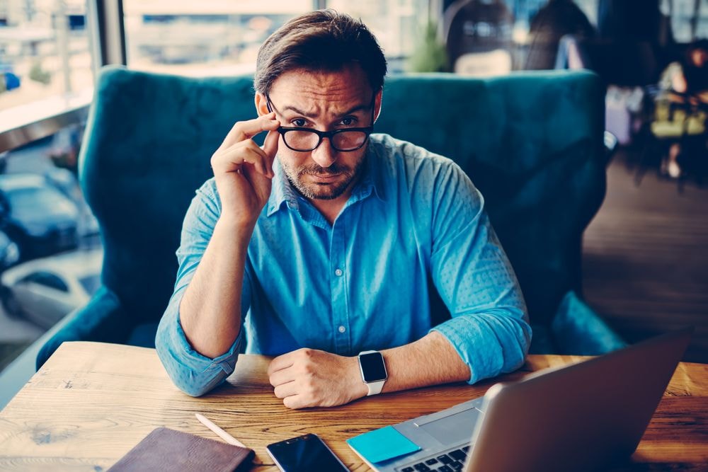 Uwaga: sceptyk! Czy czegoś pożytecznego może nauczyć nas człowiek, który drwi z poglądów innych?