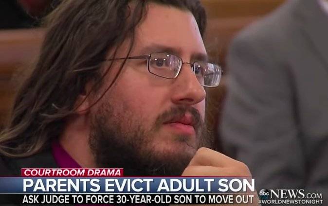 Jak zmusić 30-letniego syna, żeby zaczął dorosłe życie? Oni wybrali sąd. Będzie więcej takich procesów?