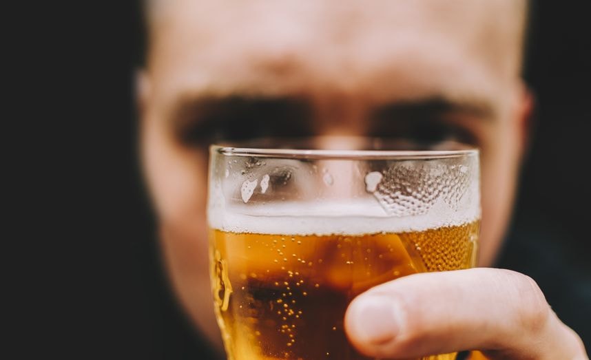 Alkohol szkodzi – w każdych ilościach