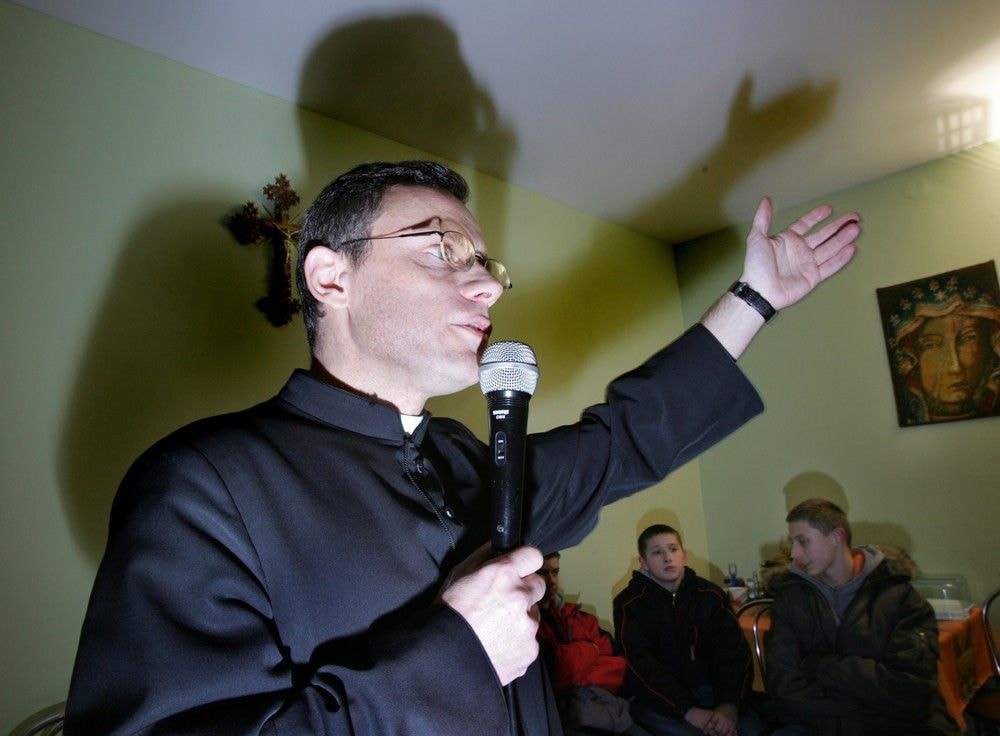 Egzorcyzmy w Polsce biją rekordy popularności. Dlaczego coraz więcej osób wierzy w opętanie przez demony