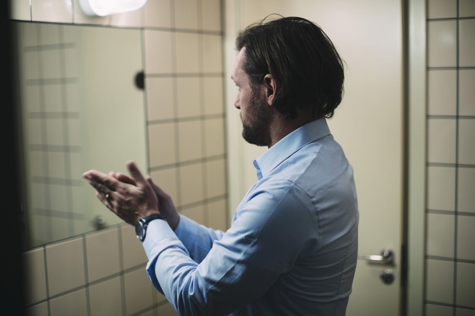 Świat oferuje tysiąc sposobów, byśmy mogli udawać przed sobą, że wszystko jest idealnie. Nie musimy