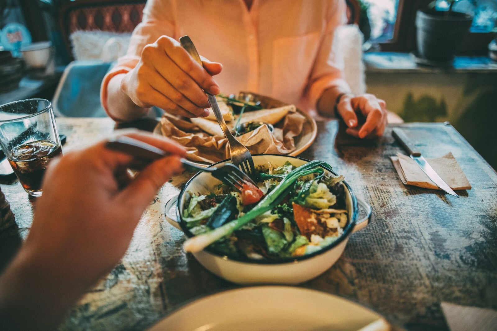 Co jeść i pić, żeby mieć udany seks? Z tym menu powinno się udać