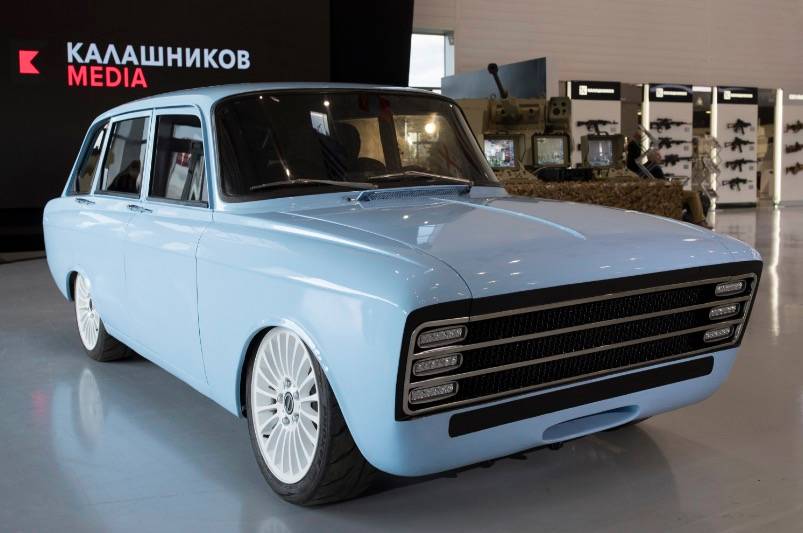 Kałasznikow prezentuje… elektryczny samochód. Rosyjska odpowiedź na Teslę