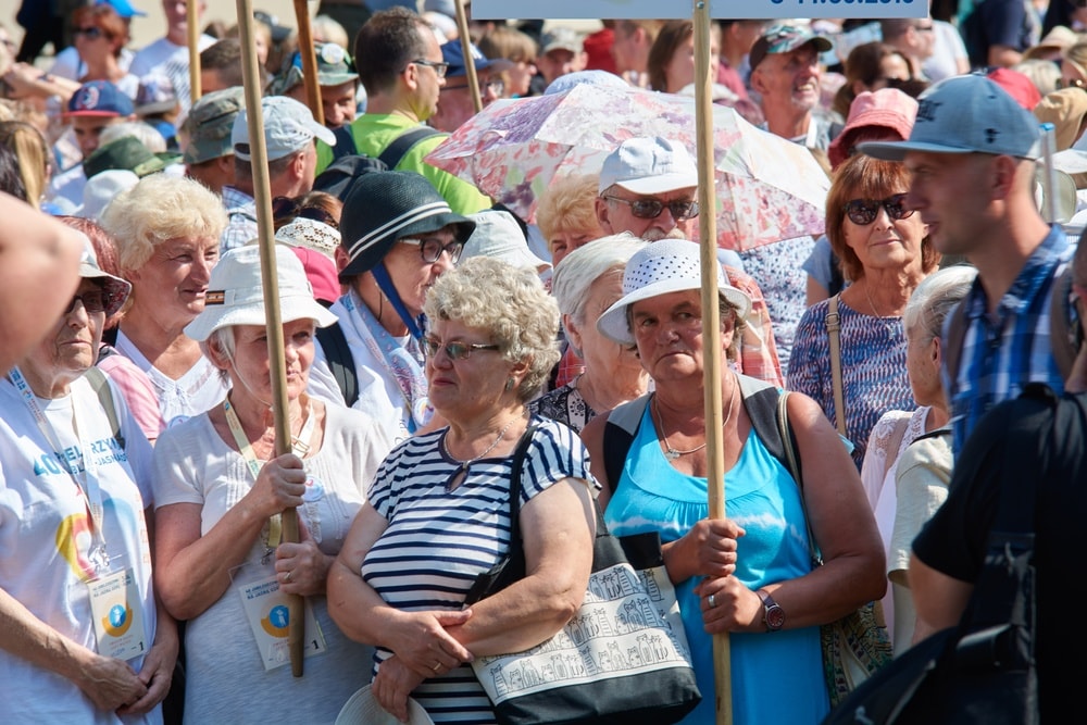 Trwa sezon pielgrzymowania. Wierni zostawiają prezenty. Odlewy części ciała, włosy