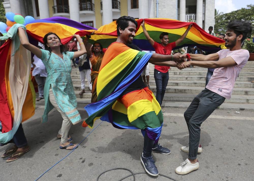 Indie znoszą kary dla gejów. W 1/3 świata świata to wciąż miłość zakazana