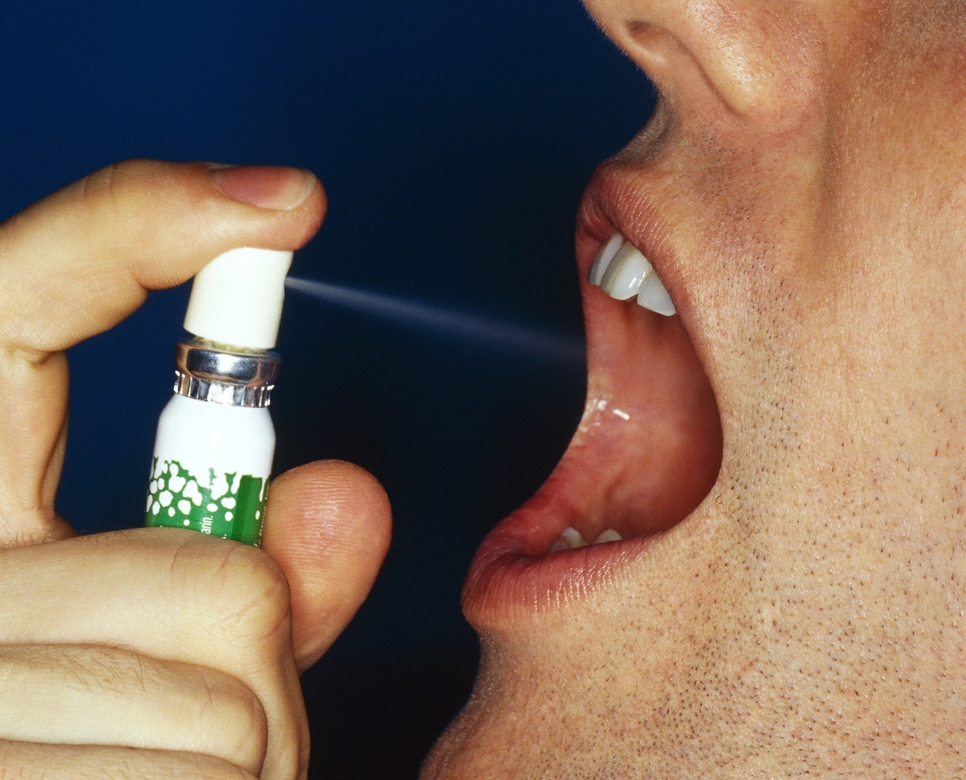 Halitoza. 10 przyczyn przykrego zapachu z ust