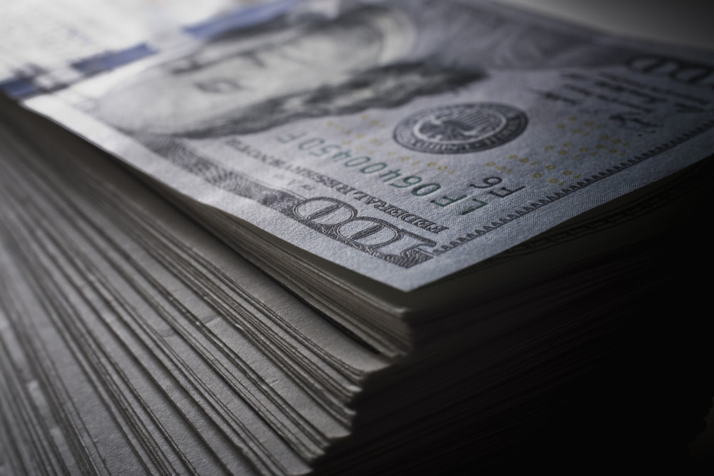 26 najbogatszych ma tyle majątku, co połowa ludzkości. “Nikt nie powinien być skazany na wczesny pogrzeb lub analfabetyzm”