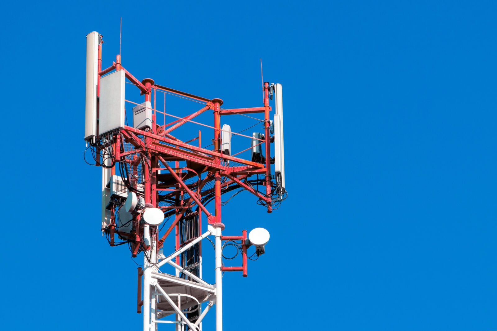 Ta technologia ma zbudować miasta przyszłości. Pierwsza dostępna dla wszystkich sieć 5G w Polsce