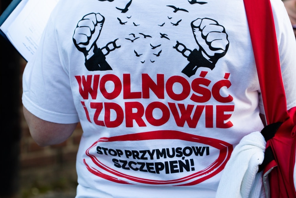 Ekspert antyszczepionkowy w sejmie straszy aluminium. Nie jest lekarzem, nie pracuje ze szczepionkami. O co chodzi?