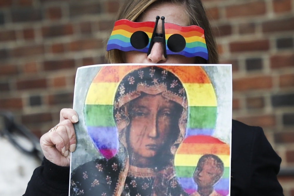 Co złego w Tęczowej Matce Bożej i jak można nie lubić tęczy? Felieton Łukasza Orbitowskiego