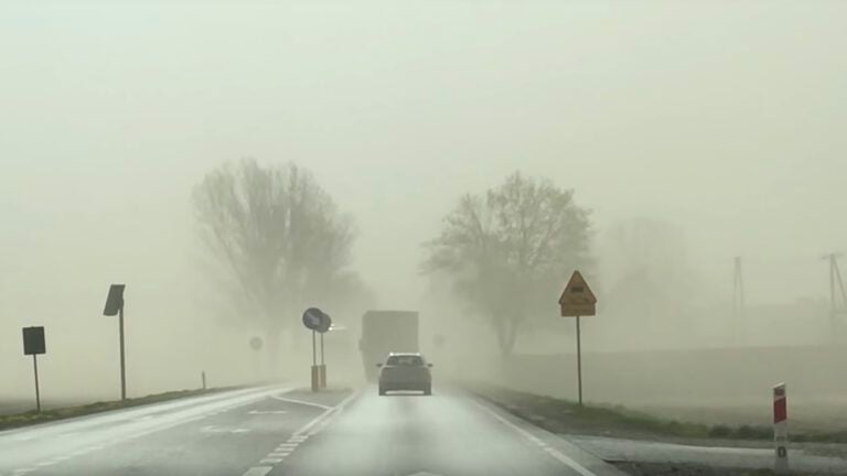 Najpierw pył z Sahary, potem ochłodzenie, burze, upały. Ekstremalna pogoda to dowód na zmianę klimatu
