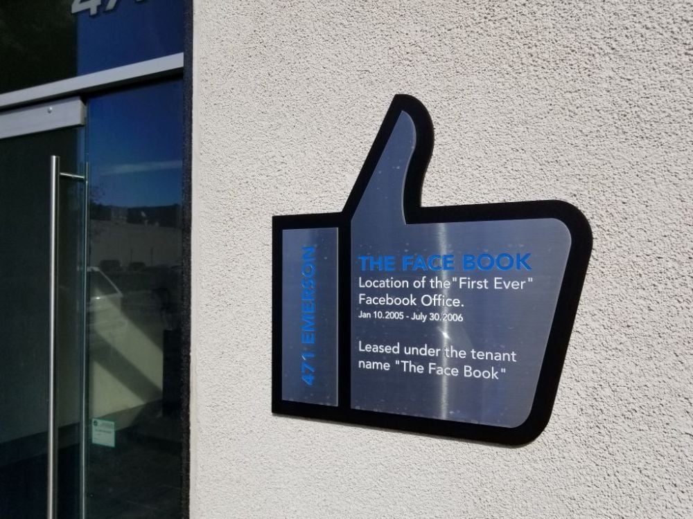 Kulisy pracy moderatorów Facebooka. Wyzysk i stres odreagowują używkami oraz seksem w biurze