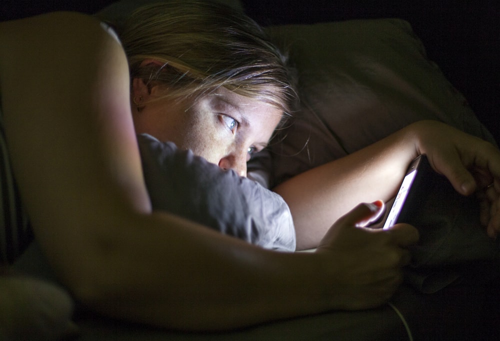 Gdy jesteś offline dopada cię zespół odstawienia? Naukowcy zalecają terapię behawioralną