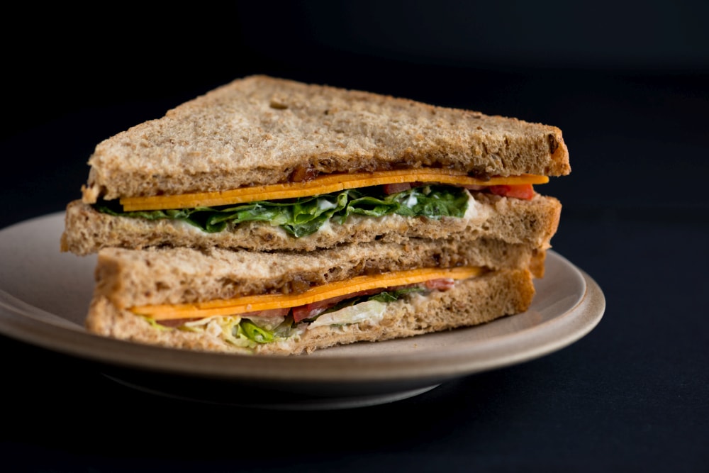 “Metoda kanapki”, czyli jak mądrze krytykować