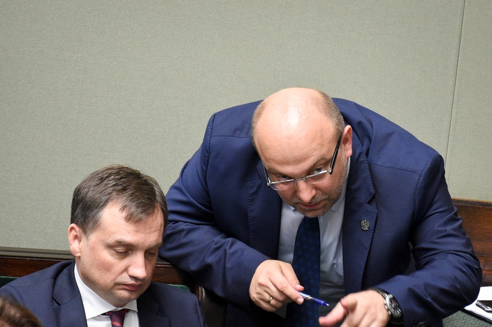 Polski wiceminister wynajął trolle do walki z sędziami. Nie on pierwszy prowadził brudną kampanię w sieci