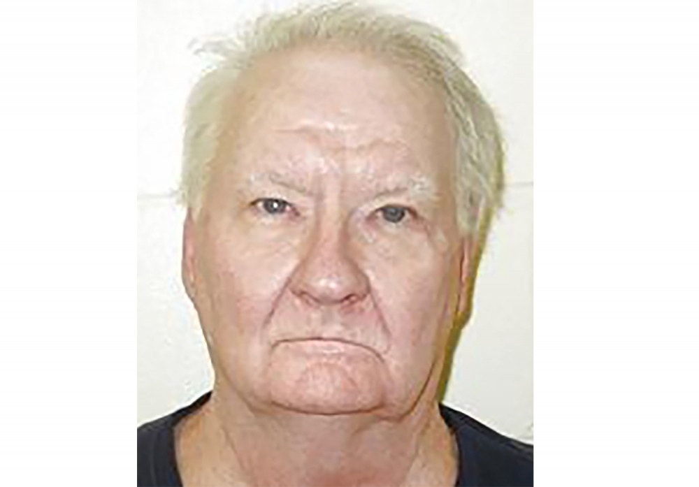 Morderca przeżył śmierć kliniczną podczas dożywocia. Teraz domaga się zwolnienia z kary