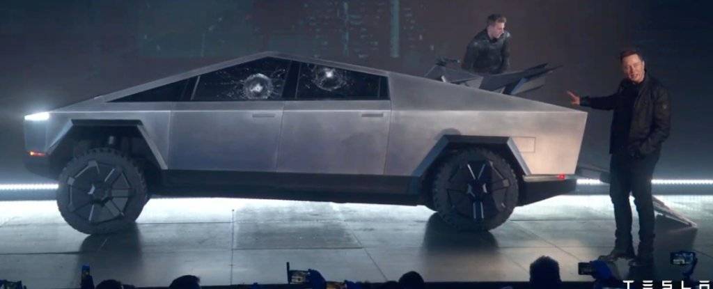 Elon Musk przedstawił „kuloodporną” półciężarówkę Tesli – i wszystko poszło nie tak