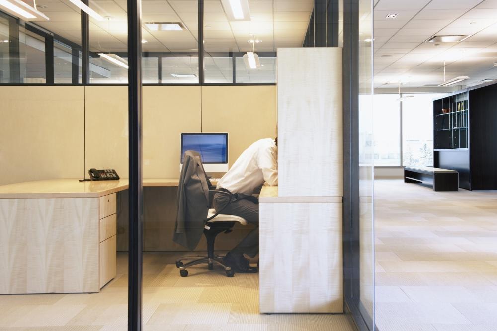 Co zrobić, aby w przyszłości mieć pracę? Eksperci: naucz się żyć w ciągłym zagrożeniu