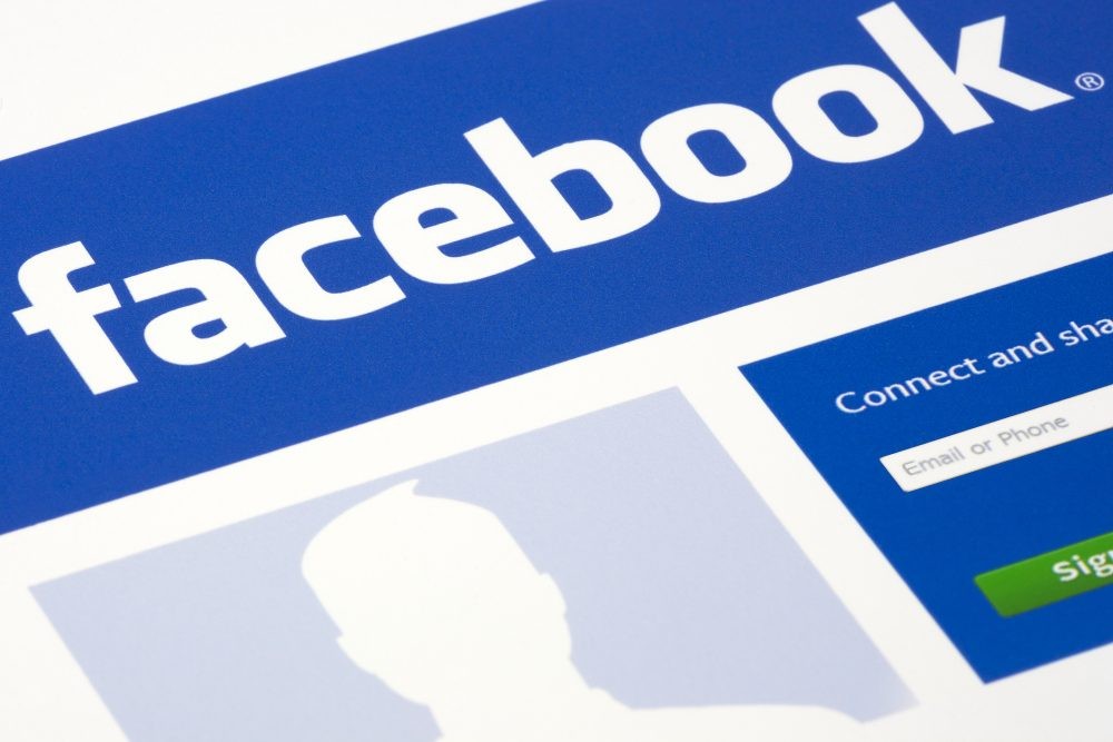 Zgadnij, ilu firmom przekazuje Twoje dane Facebook? Podpowiem – liczba składa się z czterech cyfr