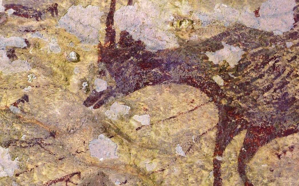 Odkryto najstarsze malowidła naskalne w historii. Czerwony mural sprzed 40 tys. lat
