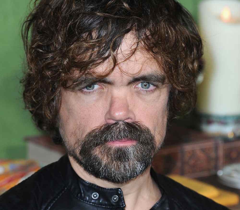 Poczucie humoru bardziej seksowne niż muskuły. Naukowcy stworzyli mapę atrakcyjności