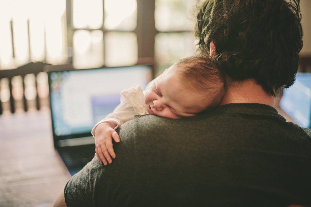 Rzadkie przytulanie zmienia geny niemowląt