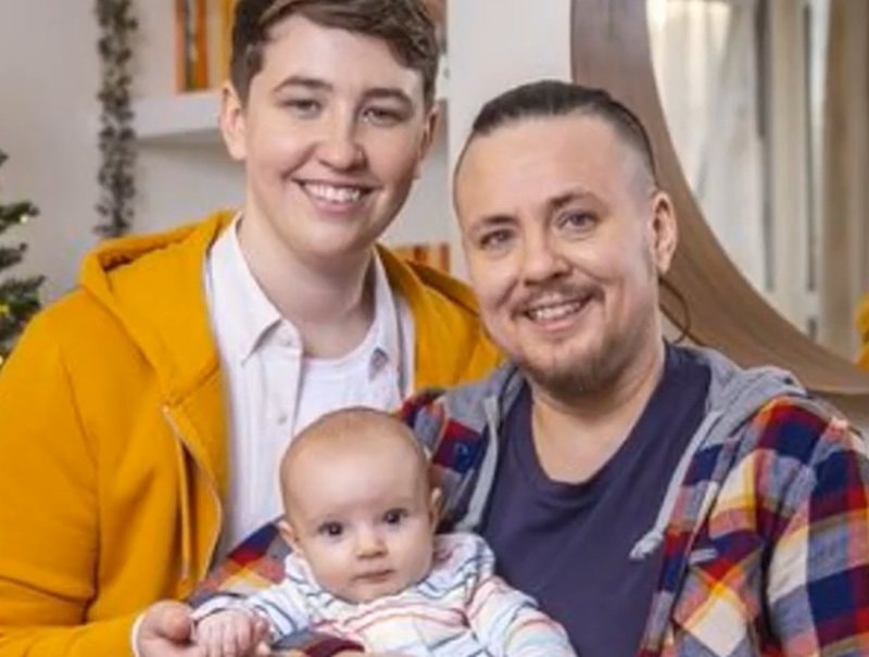 Transseksualny mężczyzna ma dziecko z niebinarną osobą. Dawcą nasienia była kobieta