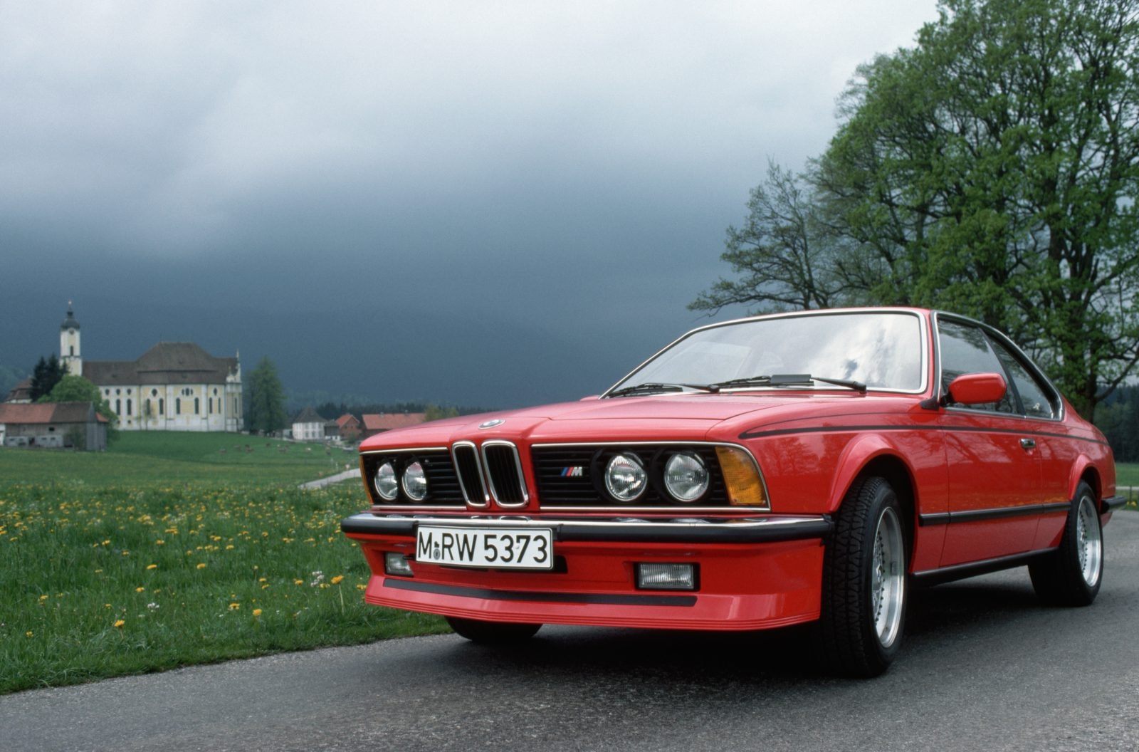 Historia BMW zaczęła się od lotnictwa. Dziś to ikona motoryzacji