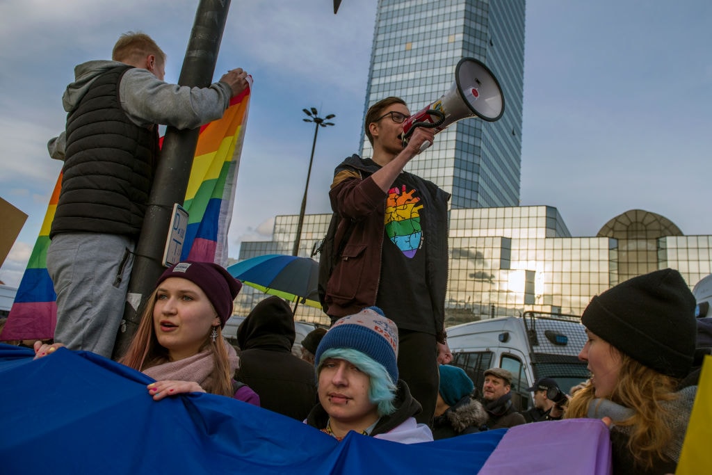„Osoba homoseksualna”, a nie „homoseksualista”. Powstał słownik antydyskryminacyjny