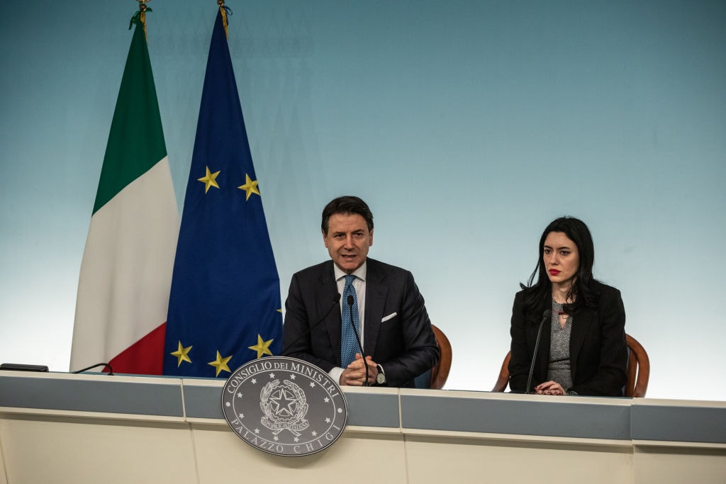 Włochy zamykają szkoły i uniwersytety z powodu koronawirusa. Coraz więcej ofiar śmiertelnych