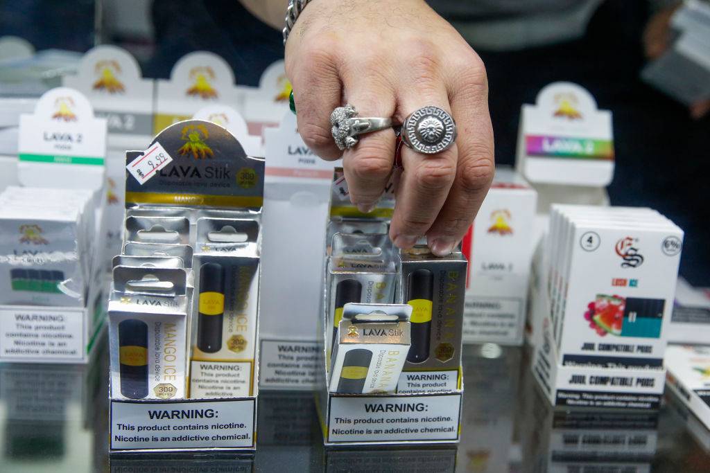 Smakowe wkłady do e-papierosów zakazane w Stanach. Nowe regulacje na rynku