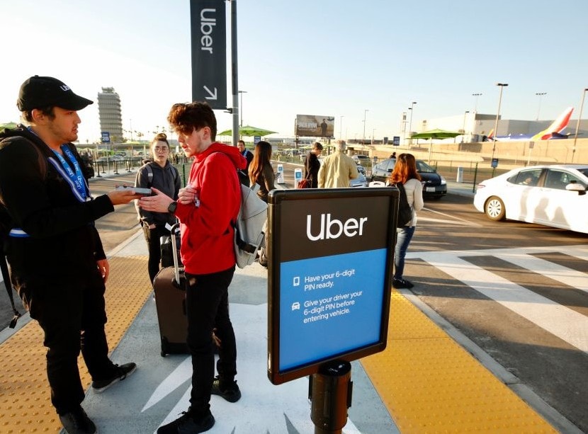 Ponad 3 tys. napaści seksualnych, wypadki i zabójstwa w Uberze. Niepokojący raport przewoźnika