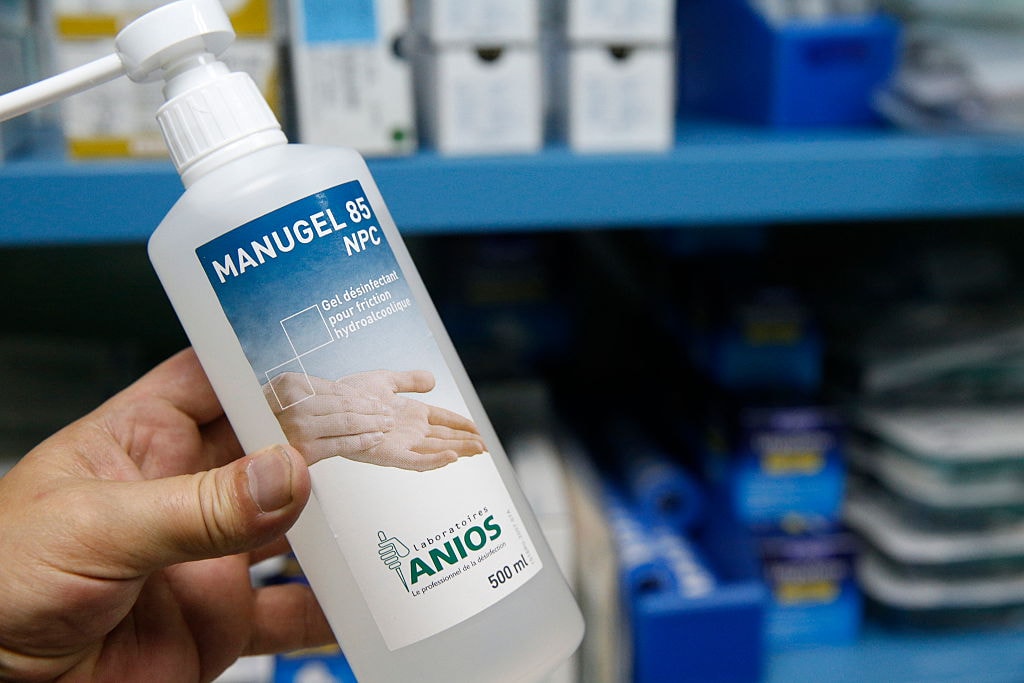 Żel antybakteryjny możesz zrobić sam, ale czy pomoże ochronić się przed zakażeniem?